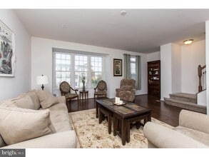 103 Tulip Ln in Gilbertsville, PA - Building Photo - Building Photo