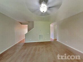 4620 Van Leer Ct in Nolensville, TN - Foto de edificio - Building Photo