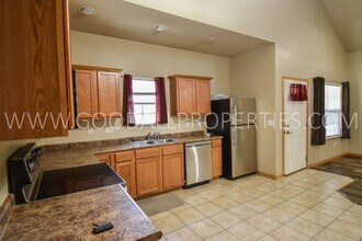 4307 154th St in Urbandale, IA - Building Photo - Building Photo