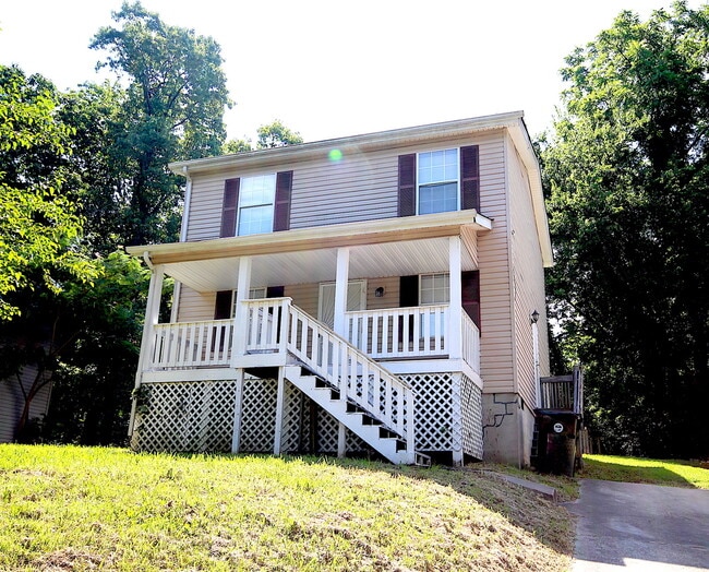 712 East Ave