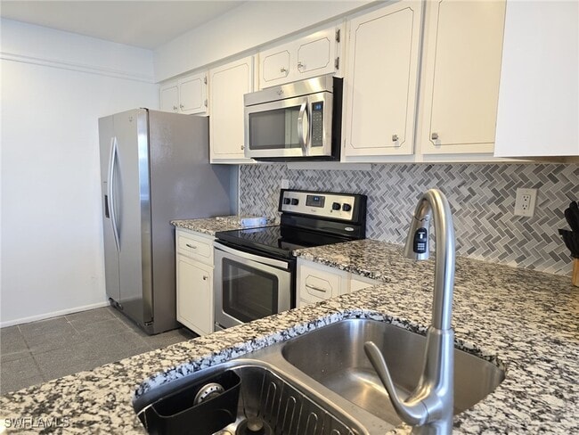 property at 13511 Stratford Pl Cir