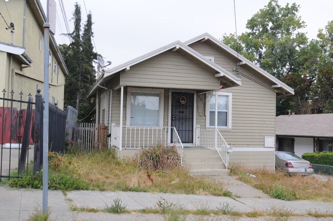 3584-3586 Galindo St in Oakland, CA - Building Photo - Building Photo