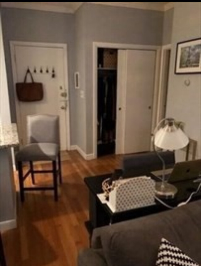 15 University Rd, Unit 41 in Brookline, MA - Foto de edificio - Building Photo