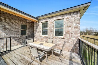 1025 Arizona Dr in Cleveland, TX - Building Photo - Building Photo