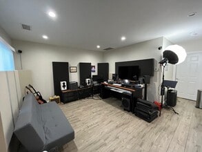 839 E Santa Anita Ave in Burbank, CA - Building Photo - Building Photo