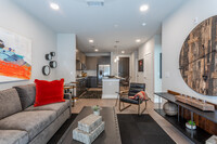 915 Glenwood Apartments at Grant Park in Atlanta, GA - Foto de edificio - Interior Photo