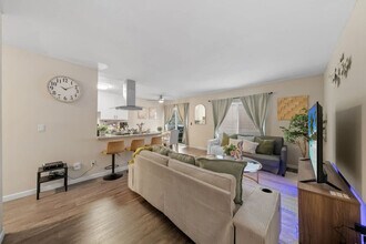 9504 Carroll Canyon Rd in San Diego, CA - Building Photo - Building Photo