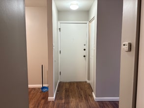 10352 Forest Brook Ln in St. Louis, MO - Foto de edificio - Building Photo