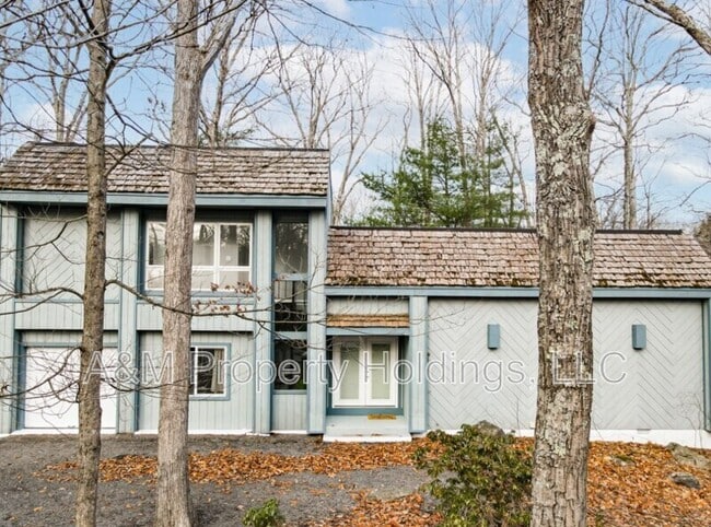 property at 3120 Greenbriar Dr