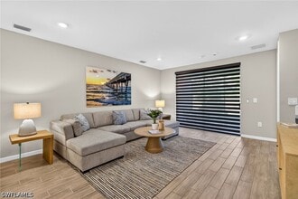 14567 Edgewater Cir in Naples, FL - Building Photo - Building Photo