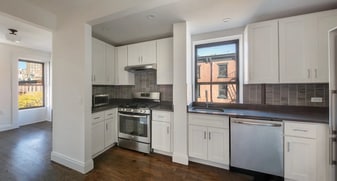 395 Bleecker St in New York, NY - Building Photo