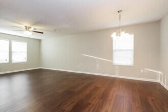 3327 Grove Berry Ln in Indianapolis, IN - Building Photo - Building Photo
