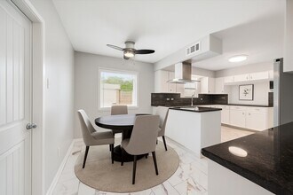 7822 Braesview Ln in Houston, TX - Building Photo - Building Photo