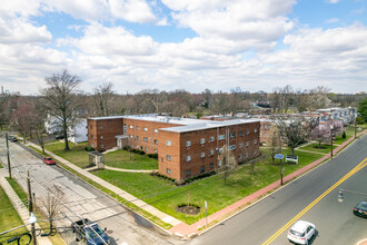 180 White Horse Pike in Collingswood, NJ - Building Photo - Building Photo