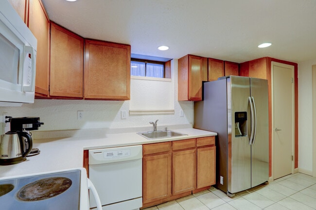 3301 Kearney St, Unit A in Denver, CO - Building Photo - Building Photo