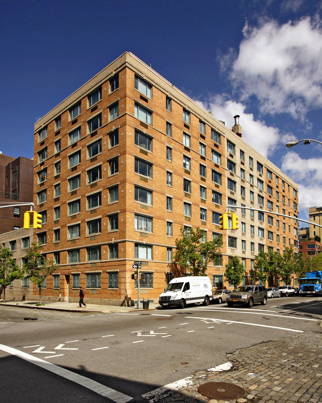 100 Jane St in New York, NY - Foto de edificio - Building Photo