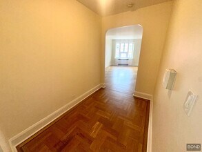 1 Jane St in New York, NY - Building Photo - Building Photo