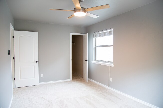6700 Cooper Ln in Austin, TX - Building Photo - Building Photo