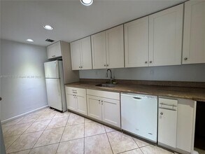 14034 SW 90th Ave in Miami, FL - Building Photo - Building Photo