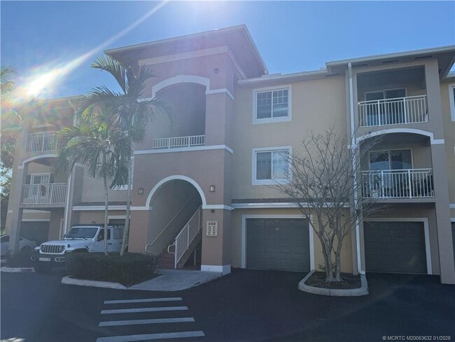 6458 Emerald Dunes Dr in West Palm Beach, FL - Building Photo - Building Photo