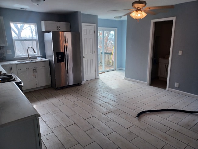 70 Maple St in Lampe, MO - Foto de edificio - Building Photo