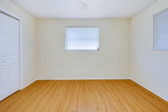 1012 Cadillac Dr in Daytona Beach, FL - Building Photo - Building Photo