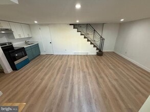 1113 E Hunting Park Ave in Philadelphia, PA - Building Photo - Building Photo