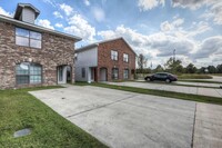 10611 Pine Landing Dr in Houston, TX - Building Photo - Building Photo