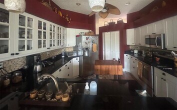 4062 Westbourne Cir in Sarasota, FL - Building Photo - Building Photo