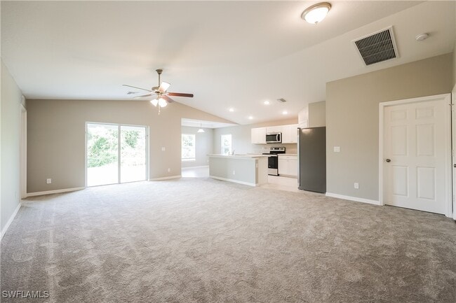 1218 Beaver St E in Lehigh Acres, FL - Building Photo - Building Photo