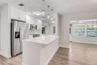 1120 Sandpiper St in Naples, FL - Building Photo - Building Photo