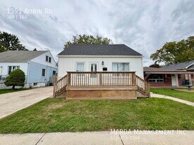 1391 Aubin Rd in Windsor, ON - Building Photo