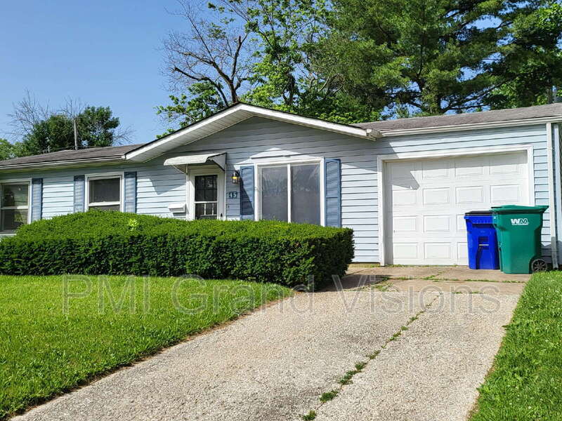45 Whippoorwill Dr in Decatur, IL - Building Photo