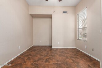 6923 W Lone Cactus Dr in Glendale, AZ - Building Photo - Building Photo