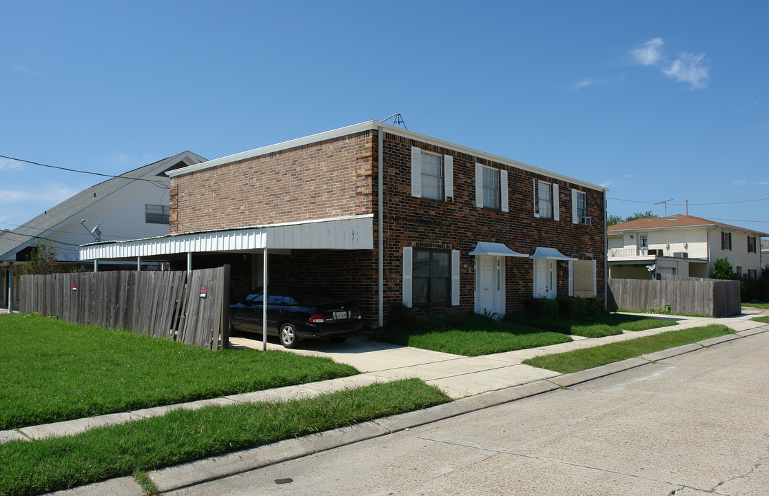 2701 Division St in Metairie, LA - Building Photo