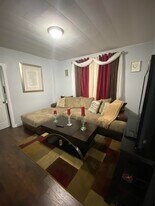 72 W 13th St in Bayonne, NJ - Building Photo