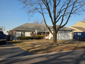 1860 Chandler Ave in St. Charles, IL - Building Photo