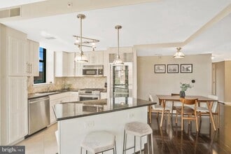 1021 N Garfield St in Arlington, VA - Building Photo - Building Photo