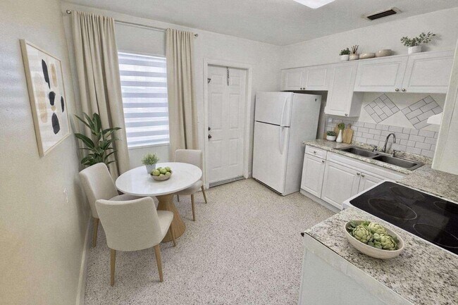 517 SW 9th St in Hallandale Beach, FL - Building Photo - Building Photo