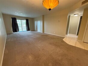 1200 NW 87th Ave, Unit 515 in Coral Springs, FL - Building Photo - Building Photo