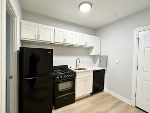 5710 N Winthrop Ave in Chicago, IL - Building Photo - Building Photo