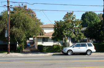 15025 Burbank Blvd in Sherman Oaks, CA - Building Photo - Building Photo