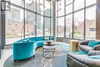 15 Holmes Ave in Toronto, ON - Building Photo - Building Photo