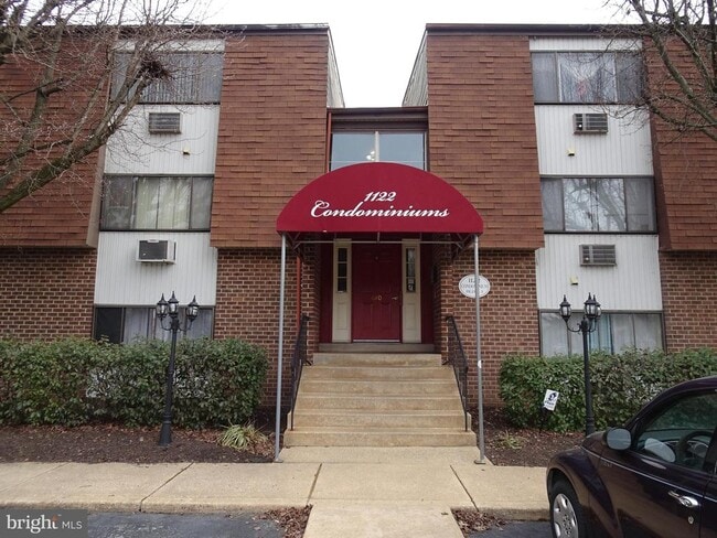 property at 610 W 11th St