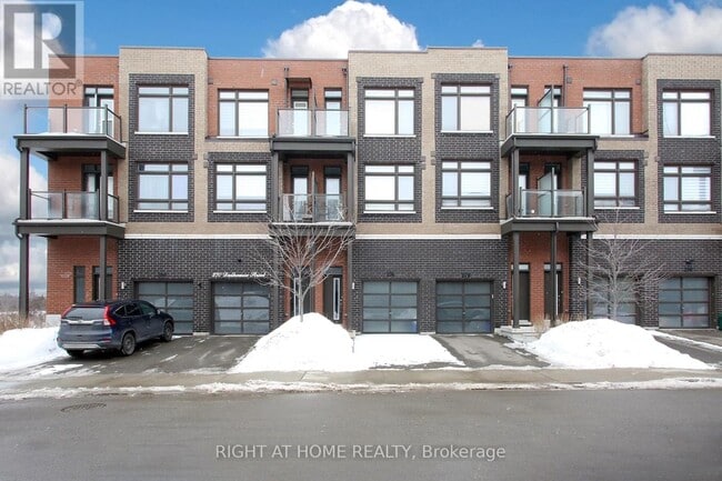 property at 274 Dalhousie St