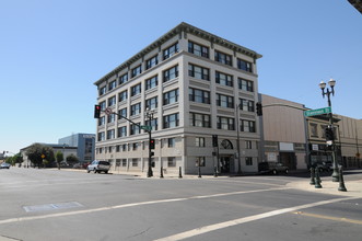 Almond View Apartments in Stockton, CA - Building Photo - Building Photo