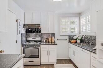 16 N Rochester St in San Mateo, CA - Building Photo - Building Photo