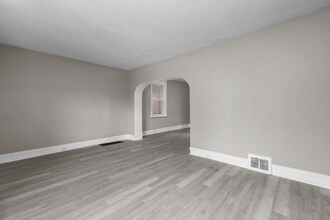 6040 Maple Ave in St. Louis, MO - Foto de edificio - Building Photo