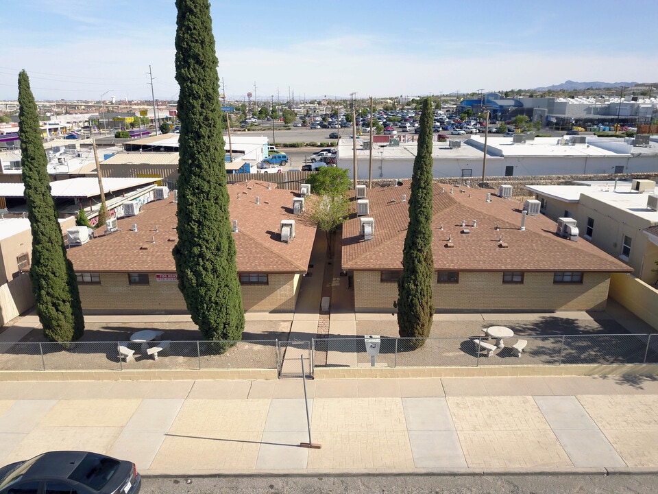 The Cozy Nest Apartments in El Paso, TX - Foto de edificio