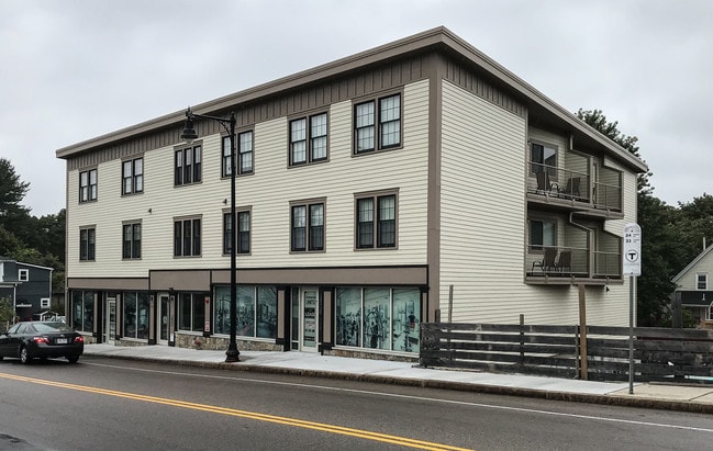 797 River St in Hyde Park, MA - Building Photo - Building Photo